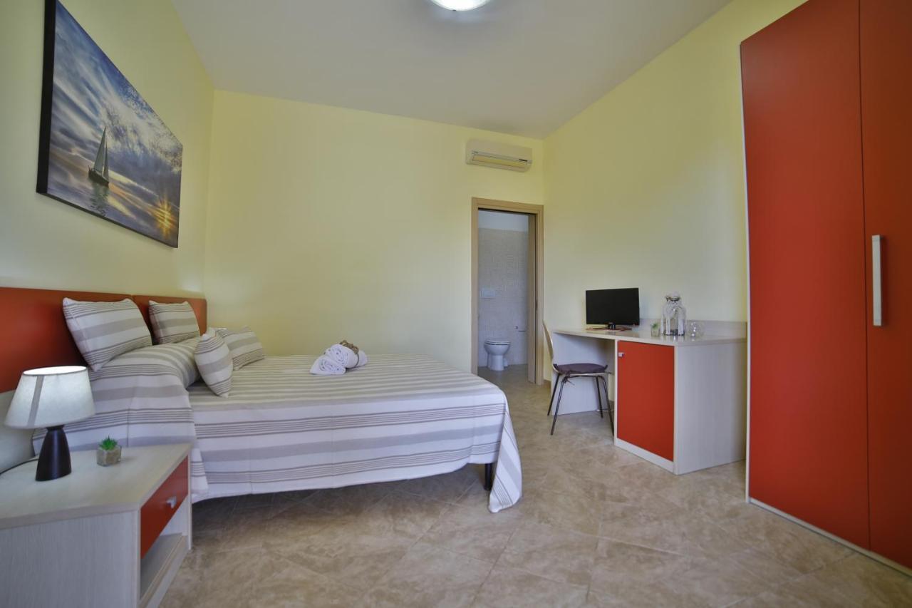 B&B La Casa Di Attilio Porto Cesareo Exteriör bild